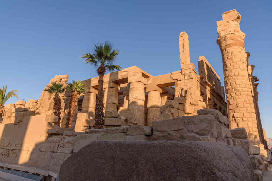 Egipto 066 - Luxor - Templo de Karnak - Sala Hipóstila.jpg